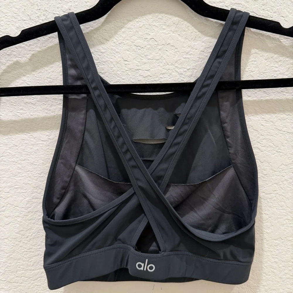Alo Yoga Laser Cut Distressed Cross Back Sports Bra Black Womens Size S